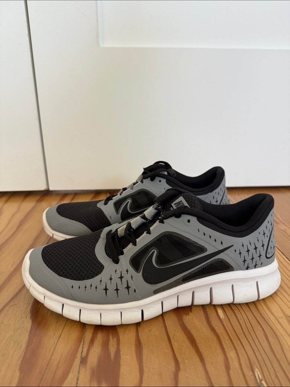 Nike Kids Black & Gray Lightweight Training Sneakers